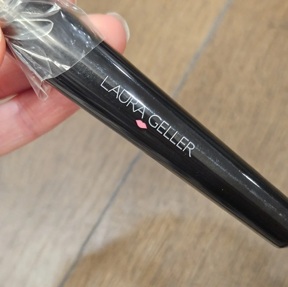 NEW Laura Geller Makeup Brush